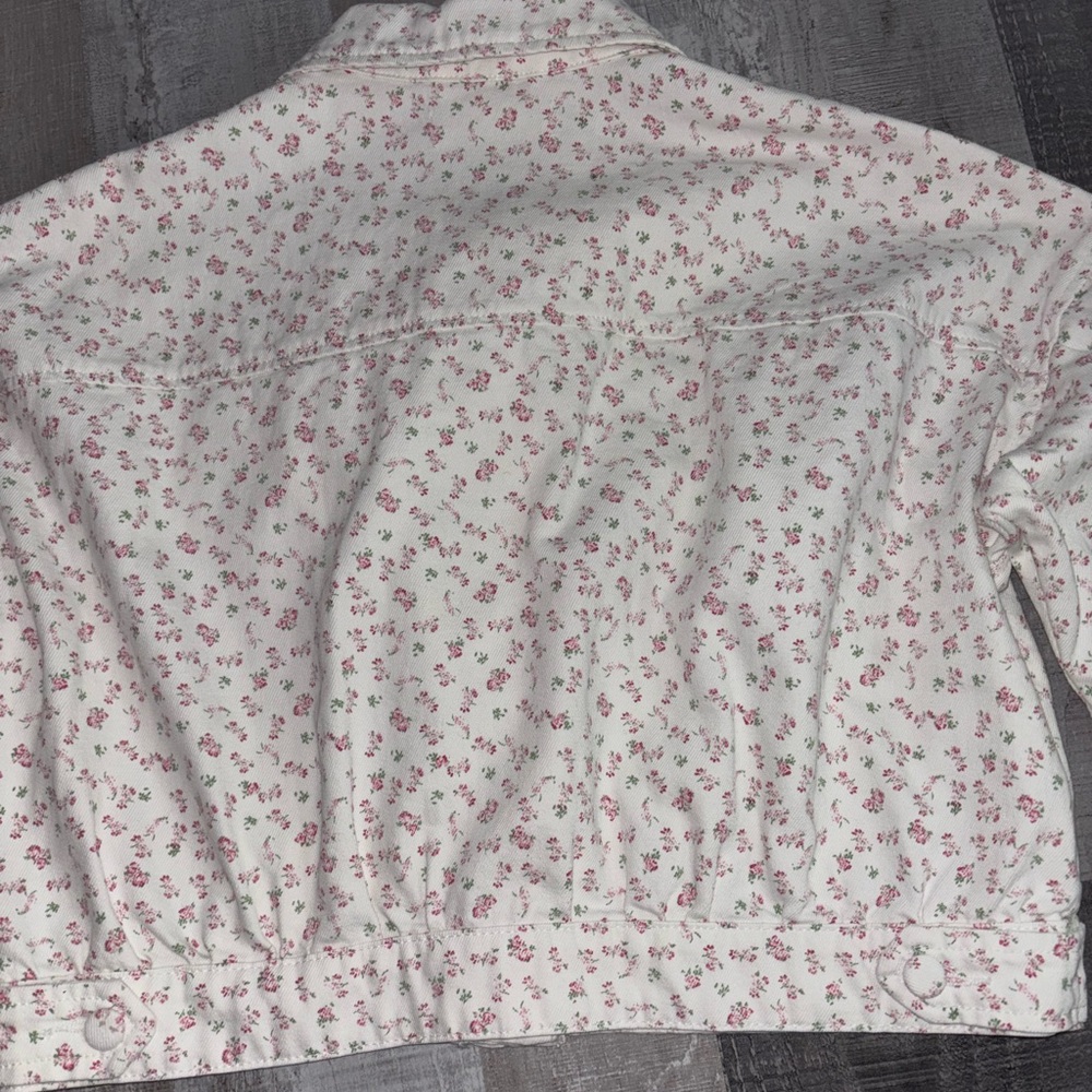 💐Blank NYC White Floral Jean Jacket - Picture 9 of 9